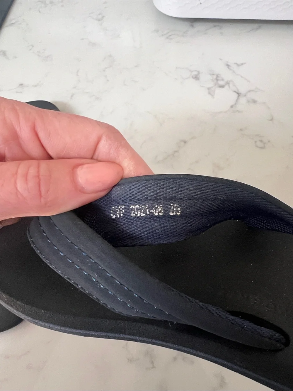 Rainbow Navy Flip Flop Sandals - Classic Thong Style kids size 2/3